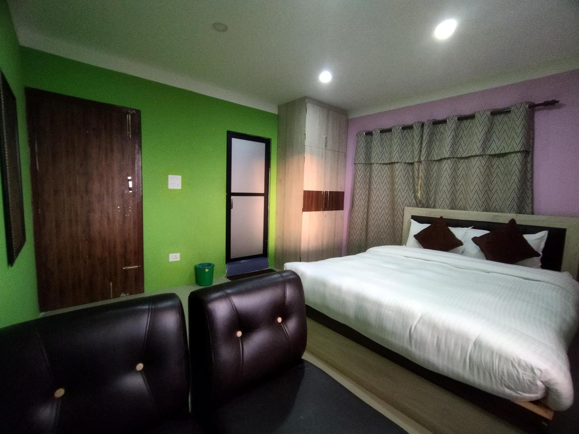 Chareli Resort Nagarkot Bagian luar foto